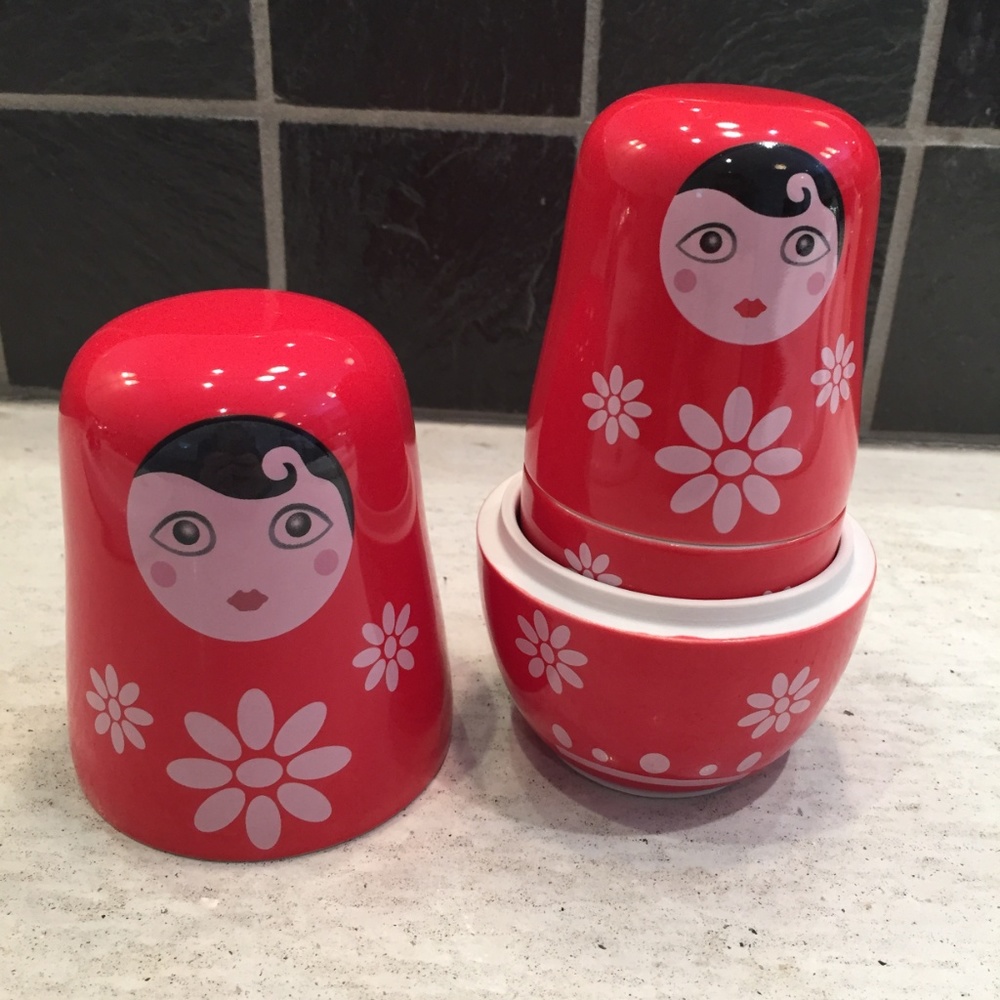 Ceramic nesting doll measuring cups